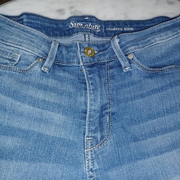 Levi's Signature Women's Blue Jeans Modern Slim 8M 29 x 32 - Picture 2 of 5